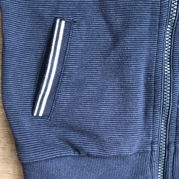 4 for $25. Boys navy blue zip up sweater jacket - Picture 3 of 7